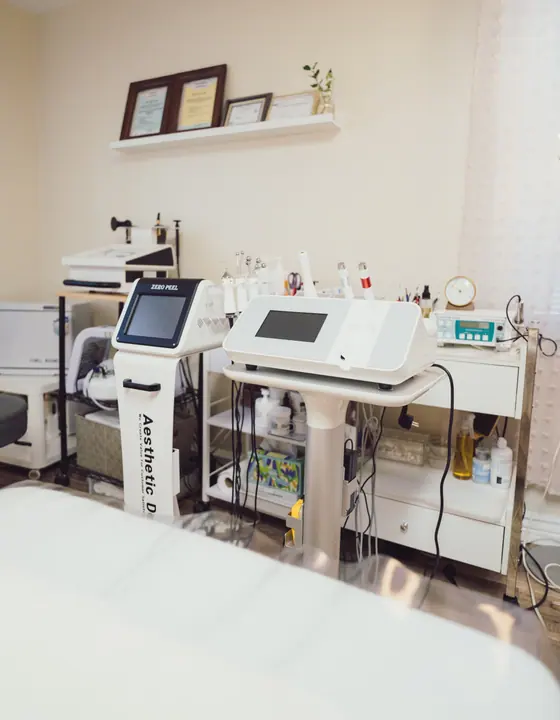 Facial treatment equipment in the studio